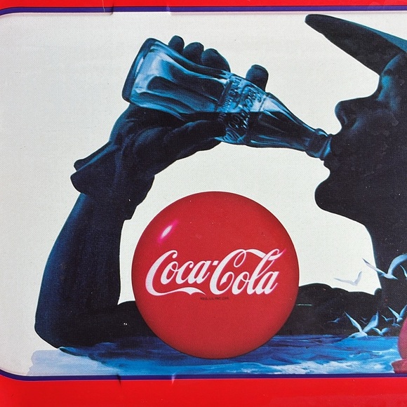 COCA-COLA Play Refreshed Metal Tray - Picture 4 of 9